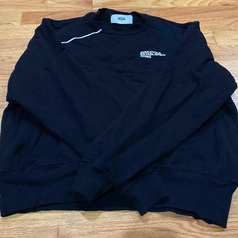 Black sweatshirt